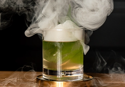 Unieke rookcocktail geserveerd bij restaurant in Den Haag