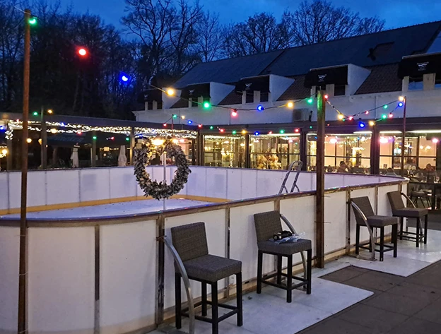 De schaatsbaan bij Brasserie Bijna Thuis
